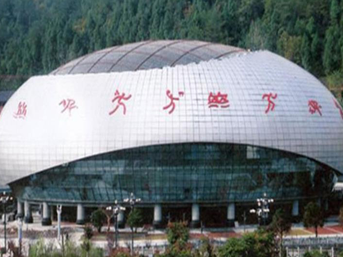 江门体育中心球形网架加工安装